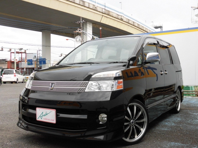 トヨタ AZR60G ヴォクシー