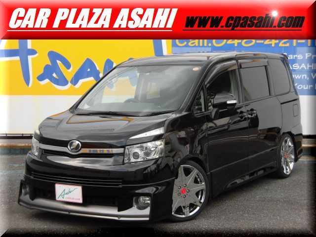 トヨタ ZRR70W ヴォクシー