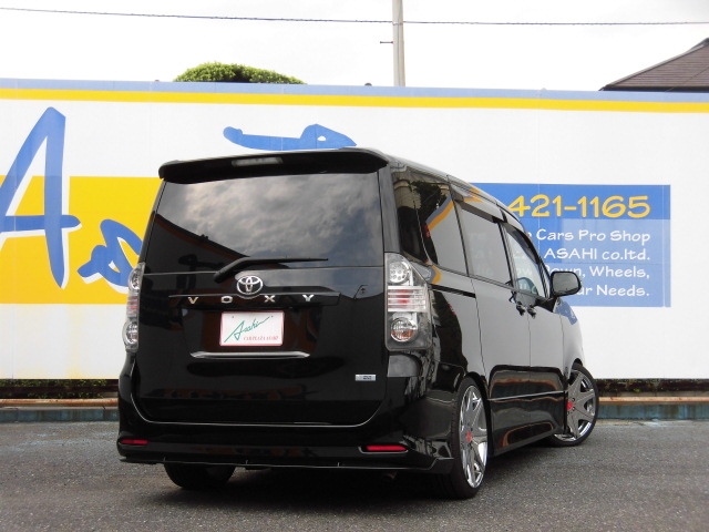 トヨタ ZRR70W ヴォクシー