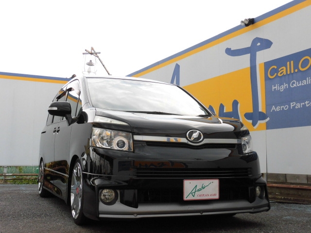 トヨタ ZRR70W ヴォクシー