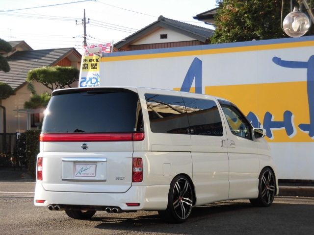 ニッサン エルグランド