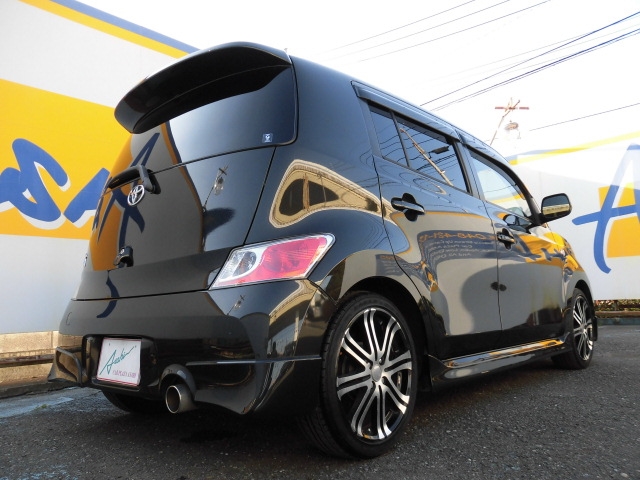 トヨタ QNC21 bB