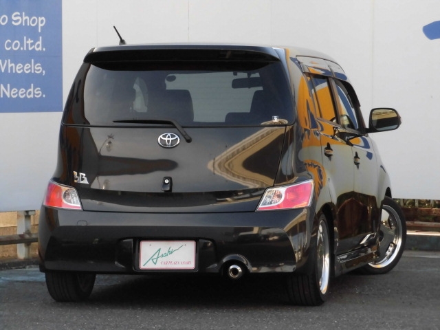 トヨタ QNC21 bB