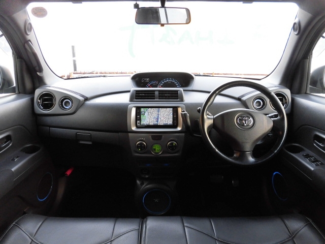 トヨタ QNC21 bB