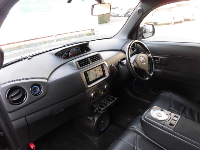 トヨタ QNC21 bB