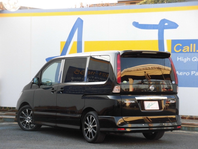 ニッサン CC25 セレナ
