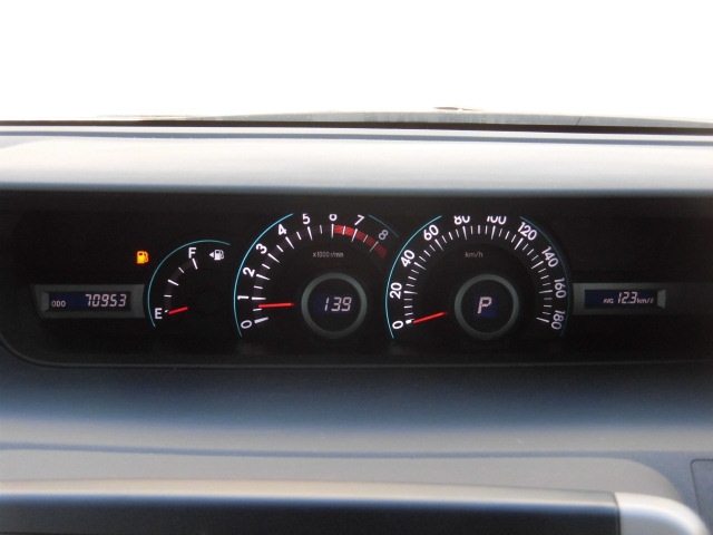 トヨタ ZRR70G ノア