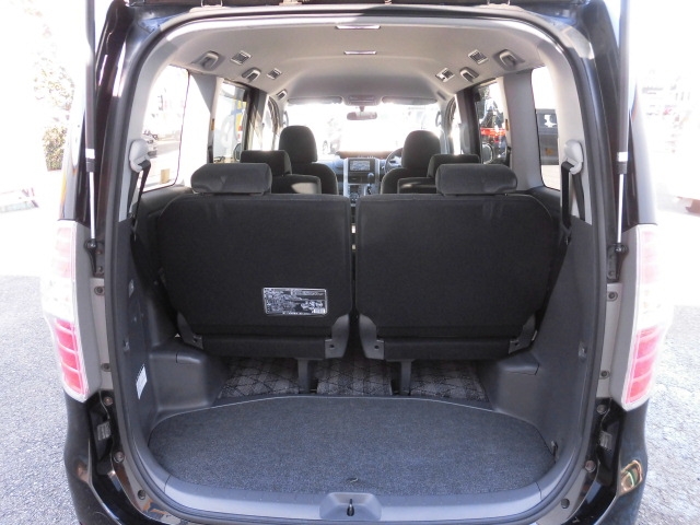 トヨタ ZRR70G ノア