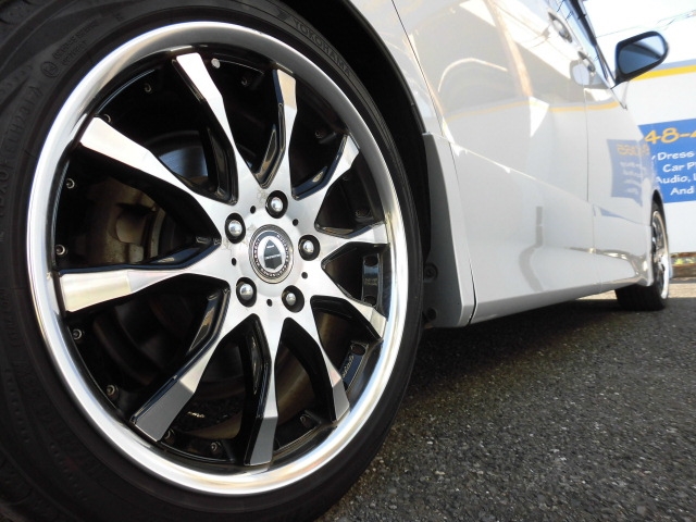 トヨタ ZRR70W ノア