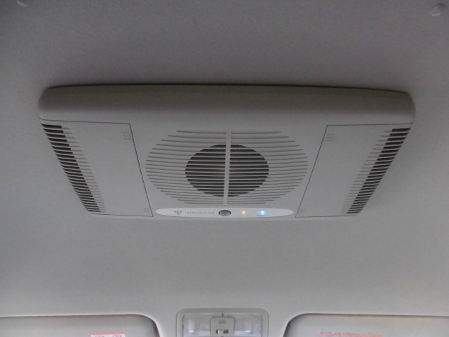 トヨタ ZRR70W ノア
