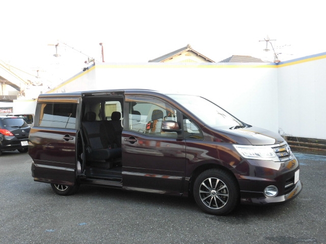 ニッサン CC25 セレナ