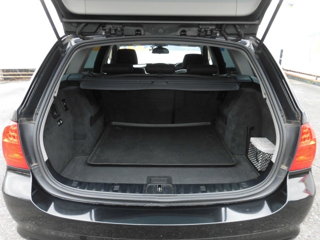 BMW 320i ツーリング