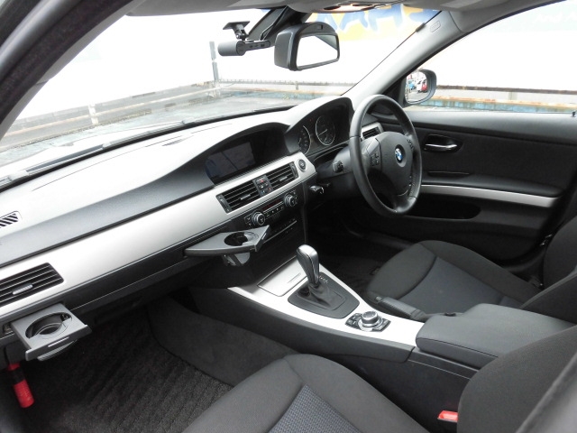 BMW 320i ツーリング