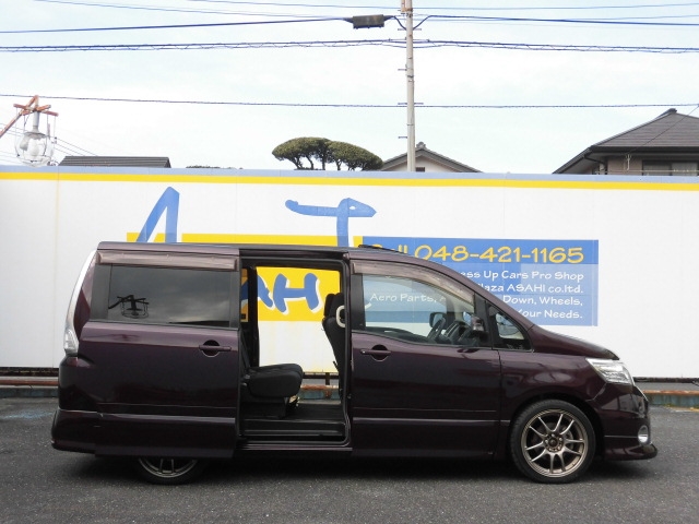 ニッサン CC25 セレナ