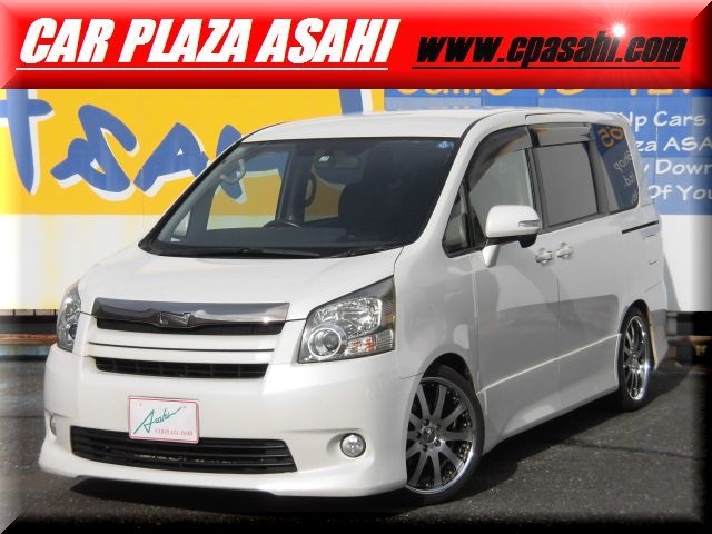 トヨタ ZRR70W ノア