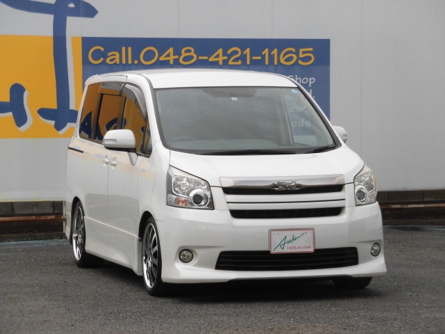 トヨタ ZRR70W ノア