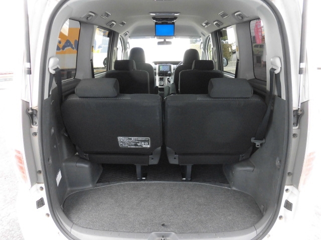 トヨタ ZRR70W ノア