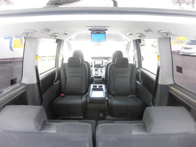 トヨタ ZRR70W ノア
