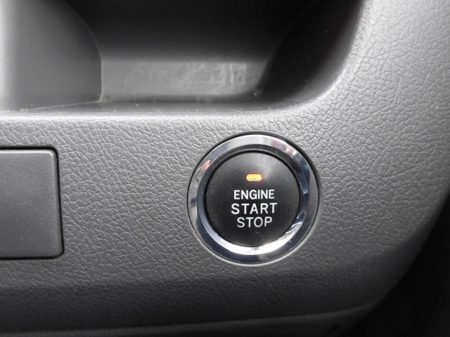 トヨタ ZRR70W ノア