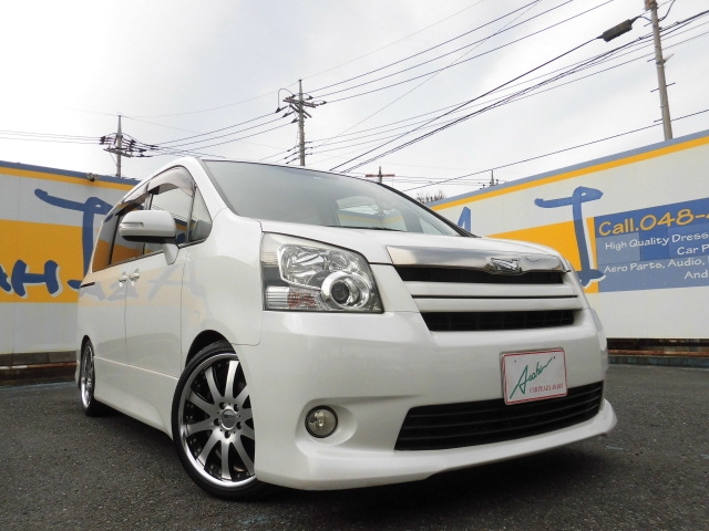 トヨタ ZRR70W ノア
