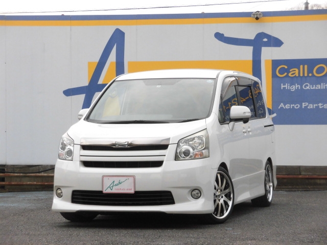 トヨタ ZRR70W ノア